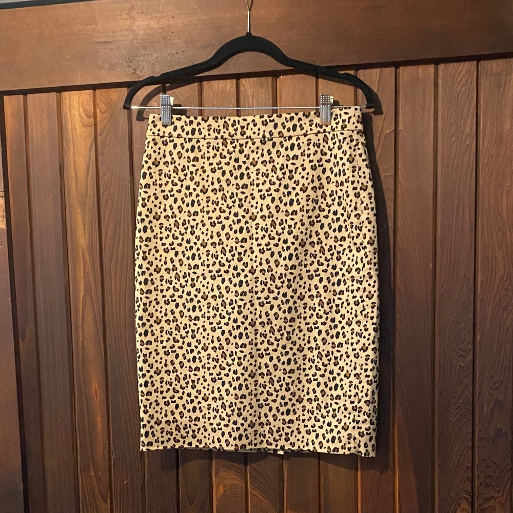 J. Crew Number 2 Pencil ✏️ Skirt Tan and Black Animal Print